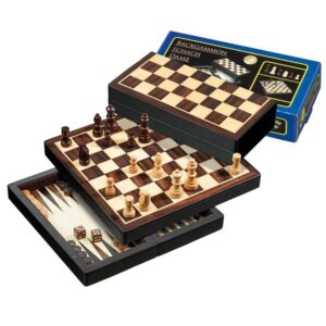 A táblajátékok két óriása, a sakk és backgammon szett egy hordozható úti kivitelezésben. Fából készült, mágneses tábla és figurák.