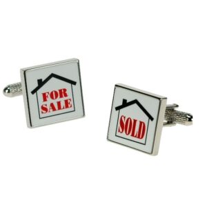 OnyxArt mandzsettagomb "For sale" és "Sold" felirattal. Ez a mandzsettagomb egyszerre vicces és kifejező. Tökéletes azoknak, akik komolyan veszik az ingatlanpiacot, de önmagukat nem mindig.