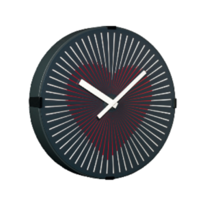 Falióra - Pulse. Az óra különlegessége a számlapján látható sűrű, sugaras vonalazás, amely egy szív alakot formáz ki a közepén.