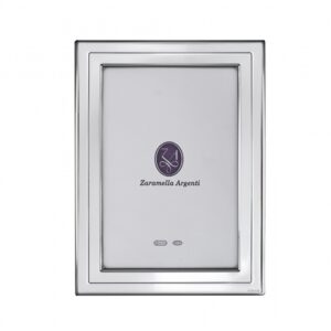 Kortárs stílusú, fémjelzett sterling ezüst képkeret, amelyet speciális lakkozással vontak be, hogy ne mattuljon le.