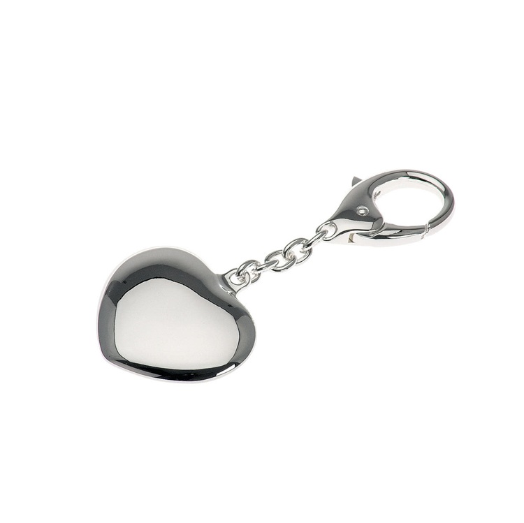 Ezüstözött szívalakú kulcstartó, személyes ajándék bármely szerettünknek, hogy a rohanó hétköznapokon is eszükbe jussunk.