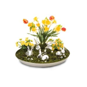 Az ezüstözött porcelán fekvő nyúl szobor jól mutat a ház bármely pontján, tökéletes dekoráció húsvétra.