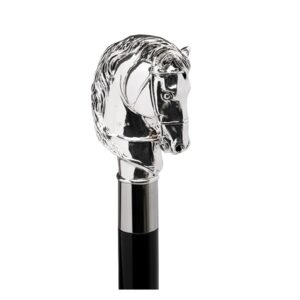 Sétapálca - lófej. A Walking Sticks lófej yéllel ellátott sétabotja egy igazi műalkotás. Márványporból készült, sterling ezüsttel borított markolat. Hossz: 93 cm.