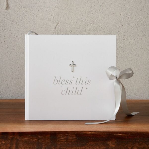 Fotóalbum - " Bless this child ". A BAMBINO BY JULIANA® fotóalbuma "Áldd meg ezt a gyermeket" felirattal.