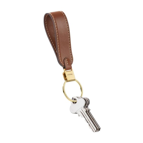 Orbitkey Loop  márkájú barna bőr kulcstartó, a kulcsok rendezett tárolására.