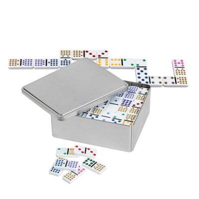 A dominó egy kedvelt klasszikus, két-négy játékos számára.