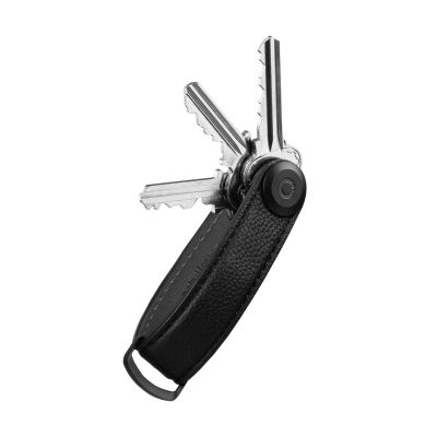 Orbitkey márkájú bőr kulcstartó, a kulcsok rendezett tárolására fekete színű.