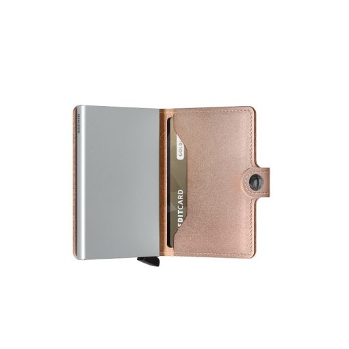 SECRID 6 lapos bőr bankkártyatartó. A Miniwallet Metallic egy speciális csillogó bevonattal készül, amely egyedi módon töri meg a fényt.