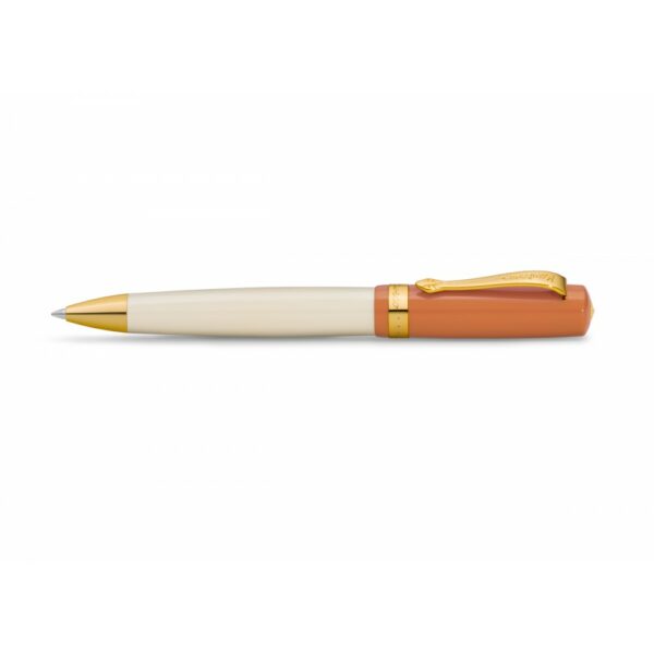 A KAWECO STUDENT golyóstoll 70's Soul kiadása, amely a nosztalgikus hangulatot ötvözi a Kaweco-tól megszokott kiváló minőséggel és megbízhatósággal.