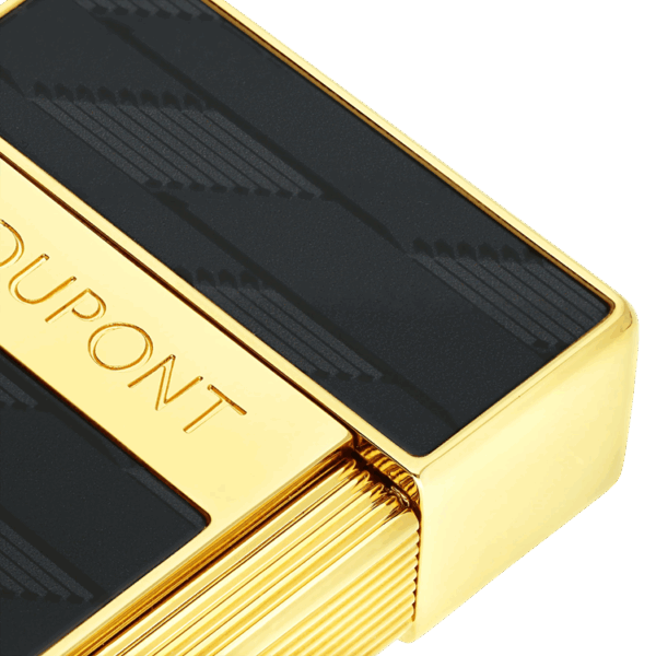 S.T. Dupont öngyújtó Biggy Monogram 1872 - fekete,arany. Fekete és arany színű szivaröngyújtó St Dupont felirattal díszítve. 