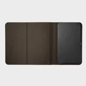 Orbytkey Laptoptartó Tok - 16". Ez a tok egyszerre laptop-tok és hordozható asztali felület.