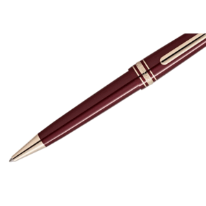 Meisterstück Burgundy Red Midsize Golyóstoll. Ez a golyóstoll több, mint egy íróeszköz – egy utazás a Montblanc gazdag örökségébe.