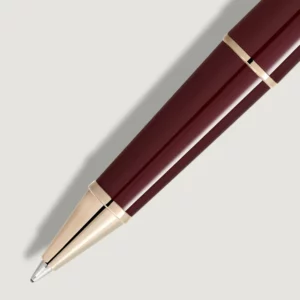 Meisterstück Burgundy Red Classique Rollerball. Ez a rollerball több, mint egy íróeszköz – egy utazás a Montblanc gazdag örökségébe. 