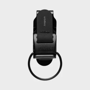 Orbitkey Utility Clip. Ez egy kompakt és elegáns kulcscsipesz, amelyet a mindennapi hordozásra terveztek, hogy a kulcsai gyorsan és kényelmesen elérhetőek legyenek.