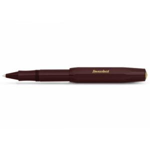 KAWECO CLASSIC SPORT gél rollertoll, 0.7mm fine, bordeaux. A Kaweco Classic Sport széria a márka leghíresebb, 1930-as évekből származó, nyolcszögletű dizájnját hozza el egy modern és rendkívül sima gél rollertoll kivitelben.