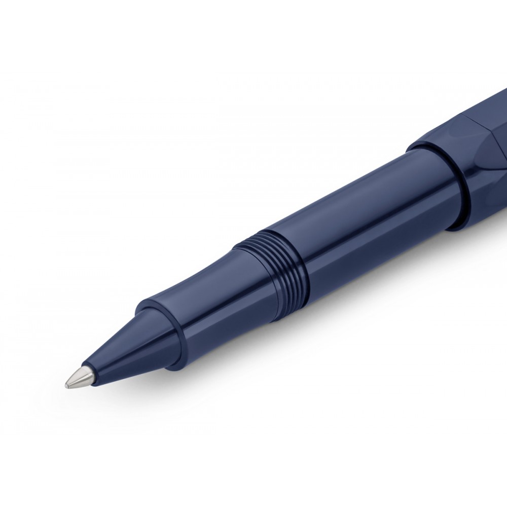 KAWECO CLASSIC SPORT gél rollertoll, 0.7mm fine, navy. A Kaweco Classic Sport széria a márka leghíresebb, 1930-as évekből származó, nyolcszögletű dizájnját hozza el egy modern és rendkívül sima gél rollertoll kivitelben.