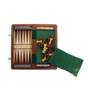 Összecsukható mágneses szett. Emelje társasjáték-élményét a klasszikus elegancia és funkcionalitás ötvözetével.