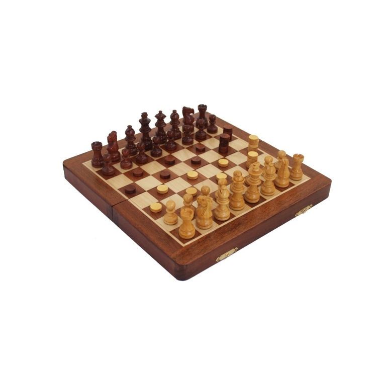 Összecsukható mágneses szett. Emelje társasjáték-élményét a klasszikus elegancia és funkcionalitás ötvözetével.