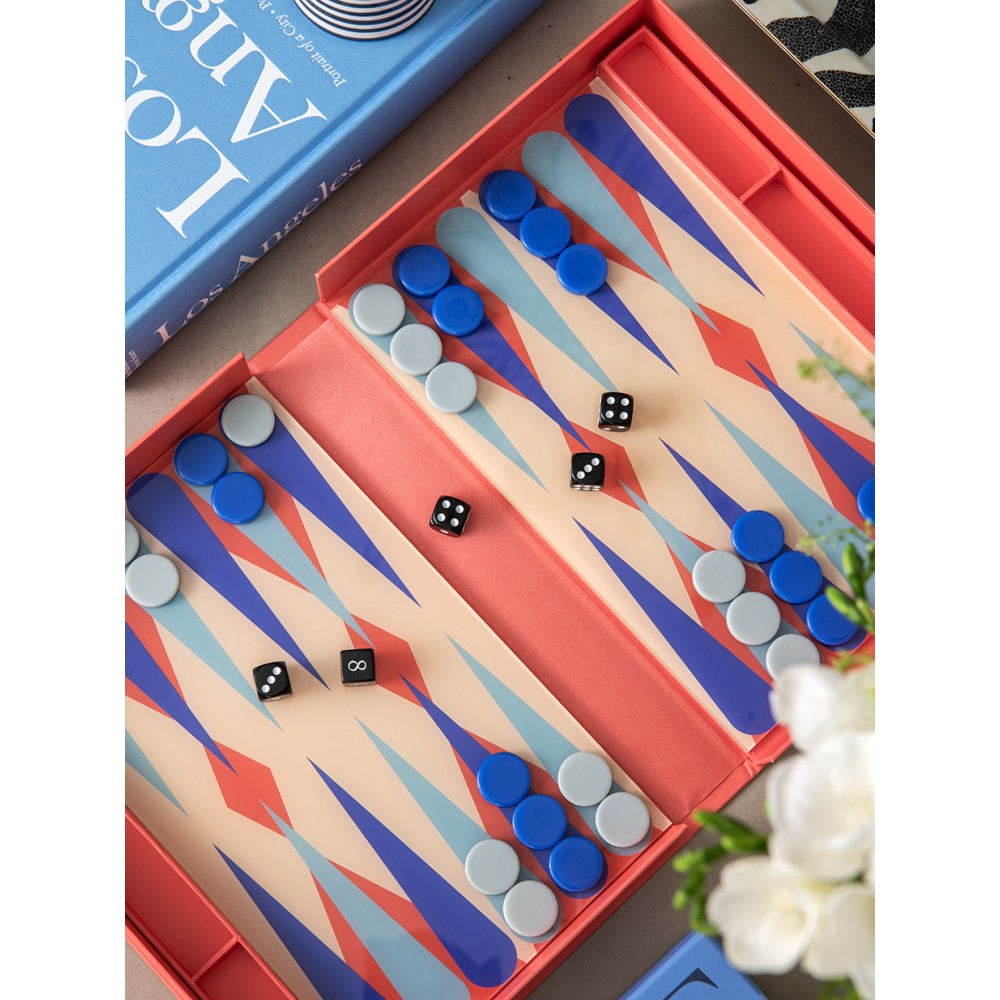 PRINTWORKS játék - Art of Backgammon. A PRINTWORKS újraértelmezi a klasszikus társasjátékot! Az "Art of Backgammon" nem csupán egy játék hanem egy lenyűgöző design tárgy, amely tökéletesen illeszkedik a modern otthonokba.