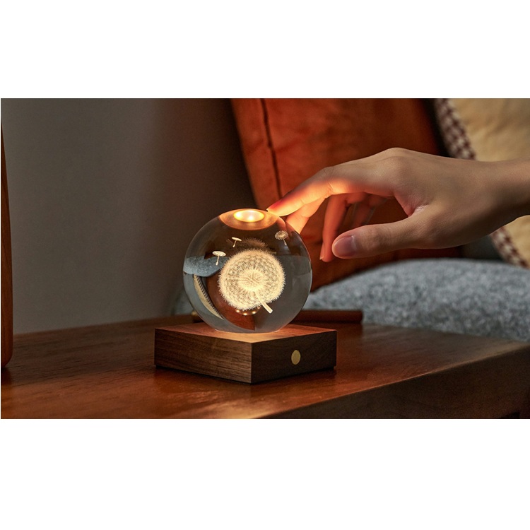 Kristálylámpa - Pitypang. Varázsoljon különleges hangulatot otthonába az Amber Crystal Light kristálylámpával.