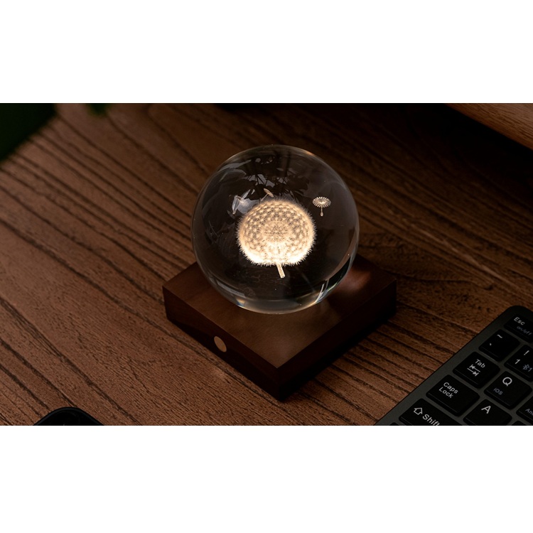 Kristálylámpa - Pitypang. Varázsoljon különleges hangulatot otthonába az Amber Crystal Light kristálylámpával.