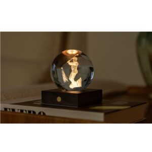 Kristálylámpa - Golfjátékos. Varázsoljon különleges hangulatot otthonába az Amber Crystal Light kristálylámpával.