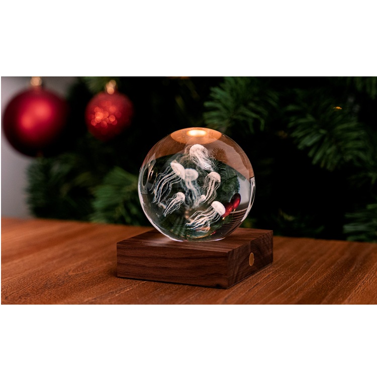 Kristálylámpa - Medúza. Varázsoljon különleges hangulatot otthonába az Amber Crystal Light kristálylámpával.