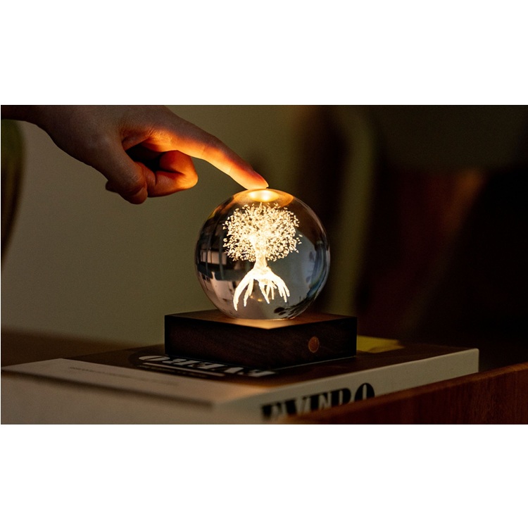 Kristálylámpa - Életfa. Varázsoljon különleges hangulatot otthonába az Amber Crystal Light kristálylámpával.