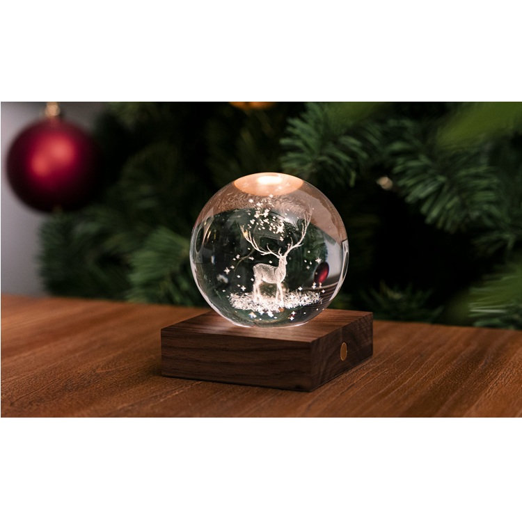 Kristálylámpa - Szarvasbika. Varázsoljon különleges hangulatot otthonába az Amber Crystal Light kristálylámpával.