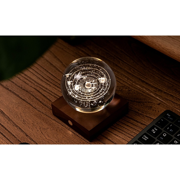 Kristálylámpa - Naprendszer. Varázsoljon különleges hangulatot otthonába az Amber Crystal Light kristálylámpával.