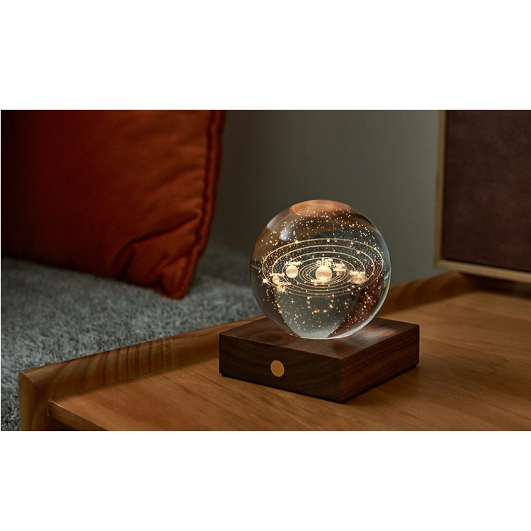 Kristálylámpa - Naprendszer. Varázsoljon különleges hangulatot otthonába az Amber Crystal Light kristálylámpával.