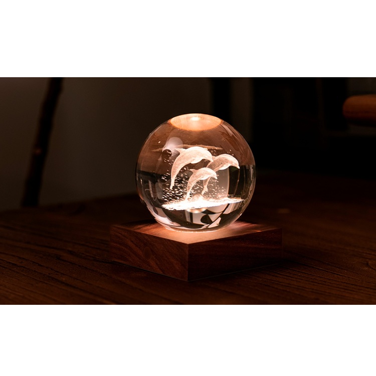 Kristálylámpa - Delfin. Varázsoljon különleges hangulatot otthonába az Amber Crystal Light kristálylámpával.