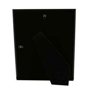 Képkeret - fekete, fehér 20x25. Ez egy klasszikus téglalap alakú, kifejezetten minimalista és elegáns megjelenésű asztali képkeret.