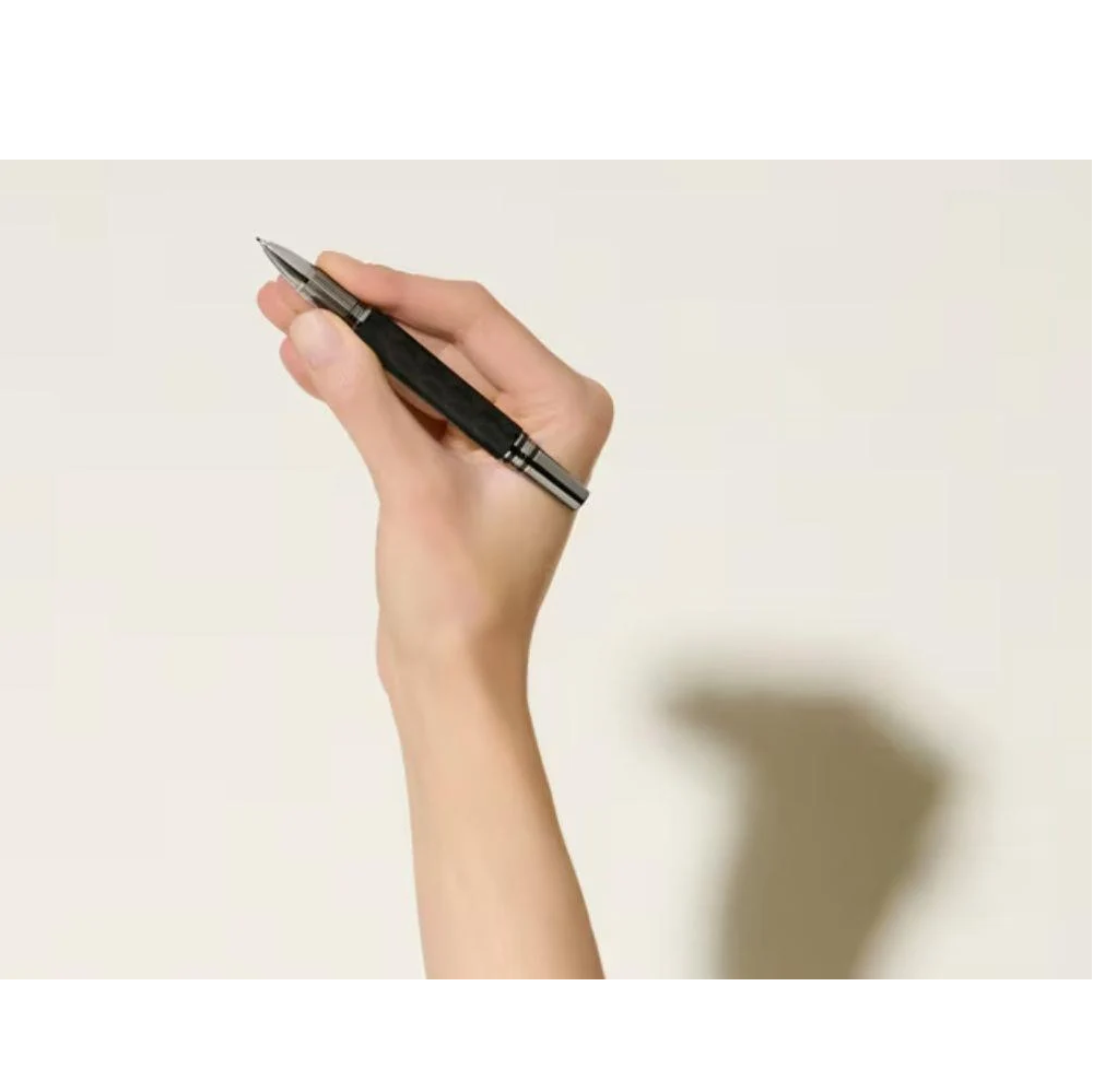 StarWalker Extreme Doué Fineliner. A Montblanc StarWalker Extreme fineliner a klasszikus StarWalker formavilágot a Montblanc ikonikus Extreme mintázatával ötvözi.